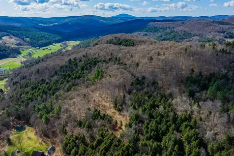 334 Log Cabin Drive Pomfret VT 05067