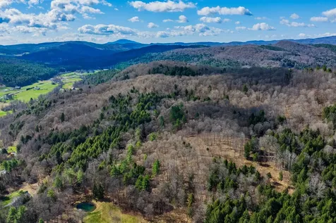 334 Log Cabin Drive Pomfret VT 05067