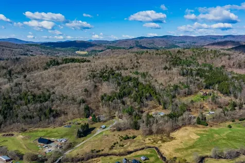 334 Log Cabin Drive Pomfret VT 05067