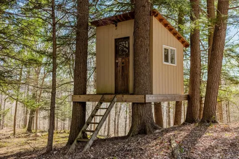 334 Log Cabin Drive Pomfret VT 05067