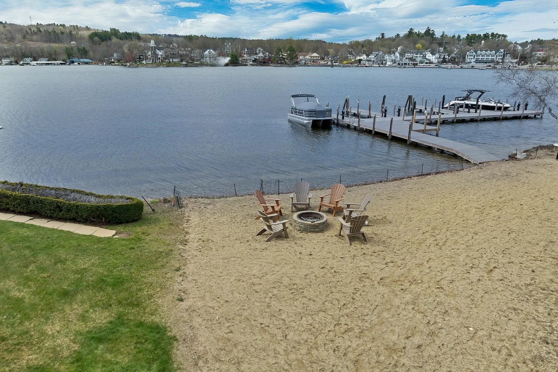 23 Pleasant Street Meredith NH 03253