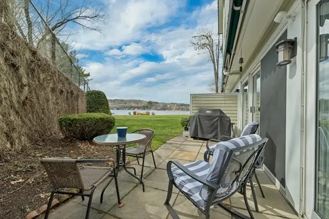 23 Pleasant Street Meredith NH 03253