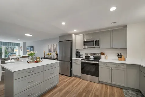 23 Pleasant Street Meredith NH 03253