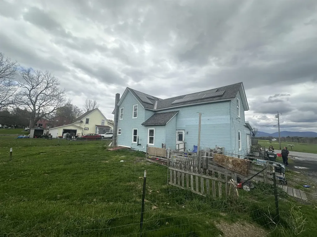 32 South Main Street Whiting VT 05778