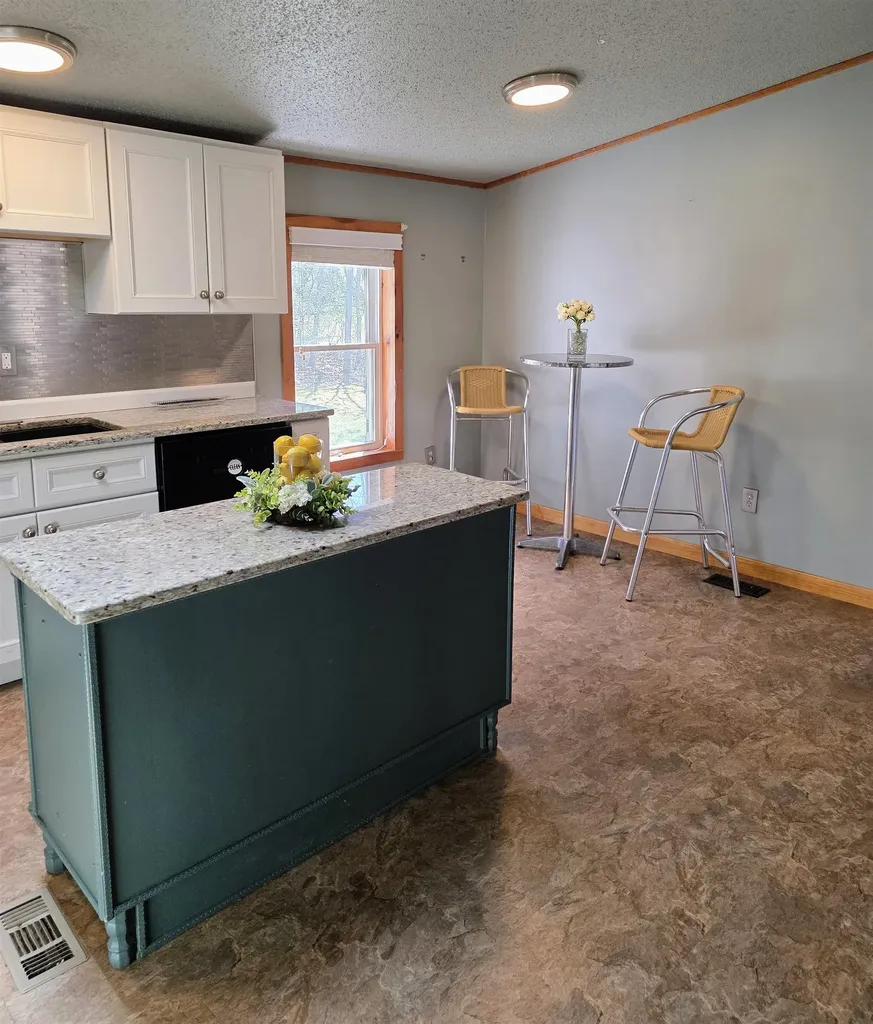 97 Fordway Extension Derry NH 03038