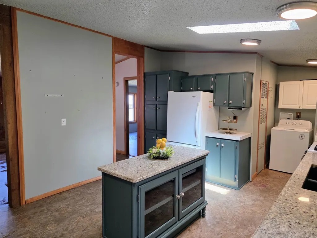 97 Fordway Extension Derry NH 03038
