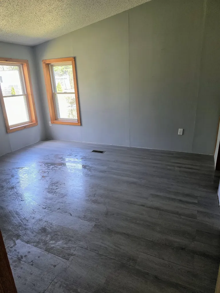97 Fordway Extension Derry NH 03038