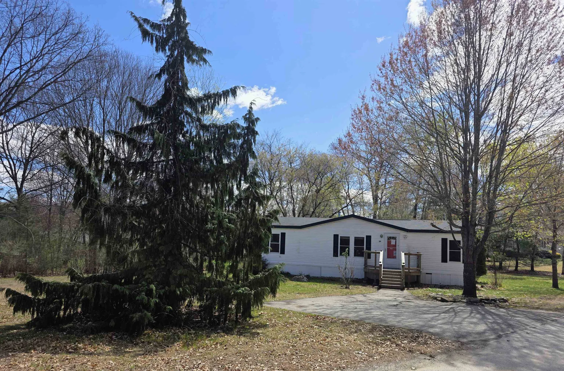 97 Fordway Extension Derry NH 03038