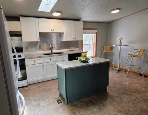 97 Fordway Extension Derry NH 03038