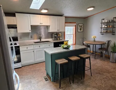 97 Fordway Extension Derry NH 03038