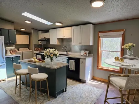 97 Fordway Extension Derry NH 03038
