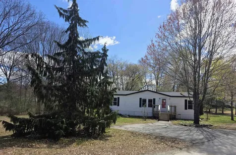 97 Fordway Extension Derry NH 03038