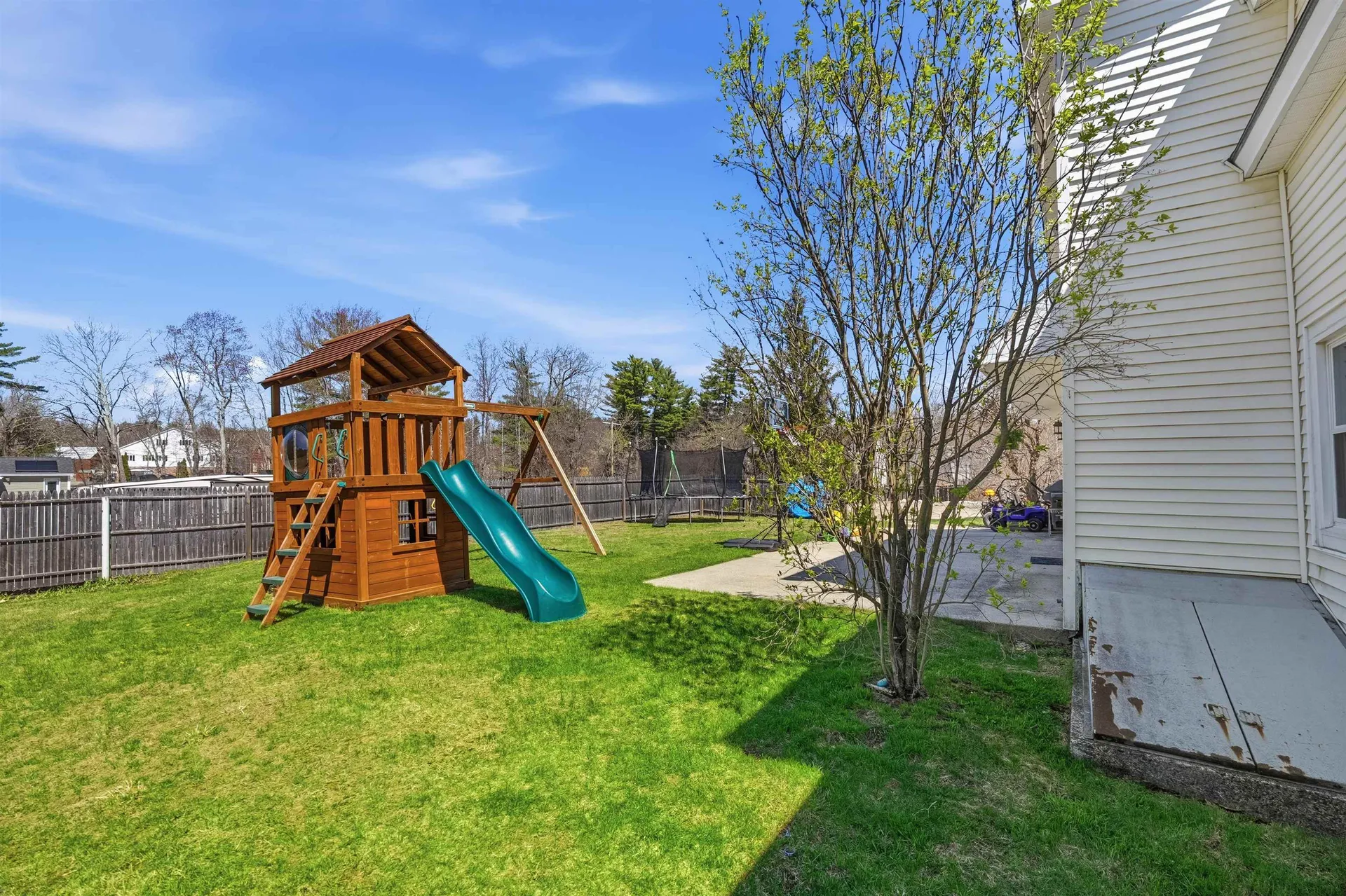 506 Mammoth Road Londonderry NH 03053
