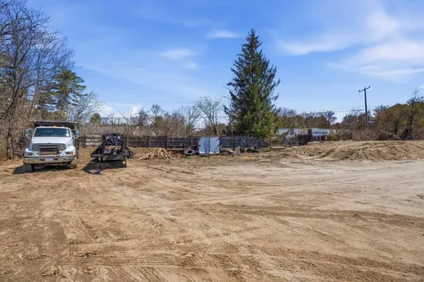 506 Mammoth Road Londonderry NH 03053