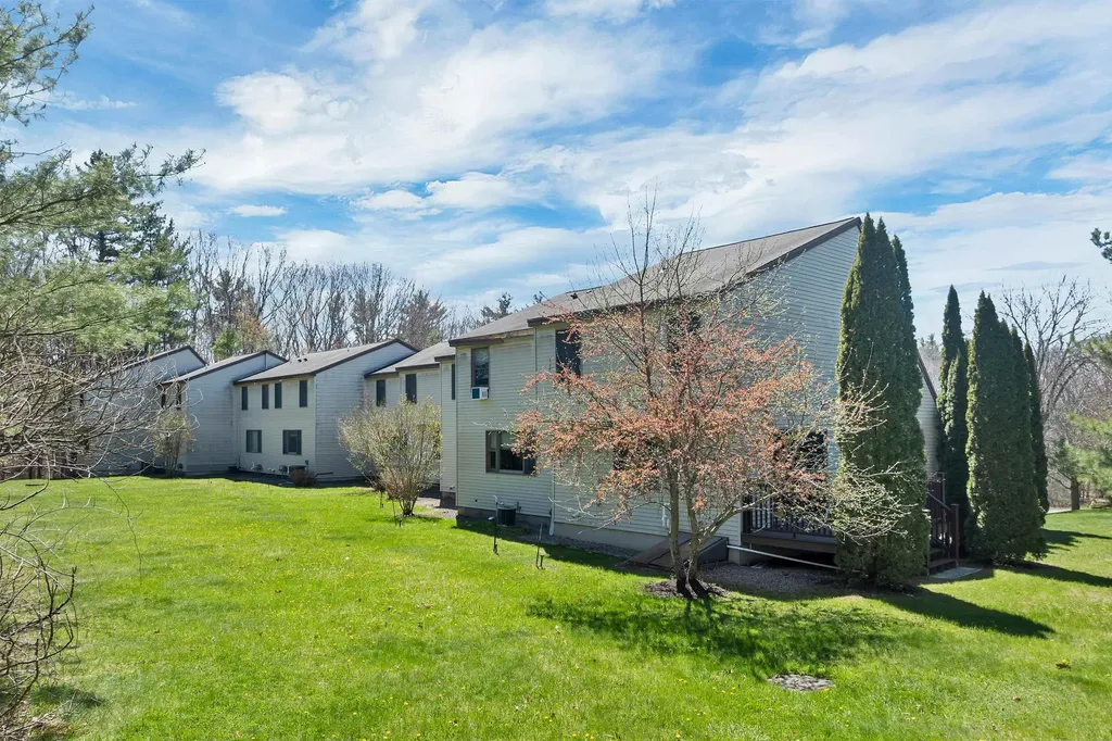422 Ledgeview Drive Rochester NH 03867