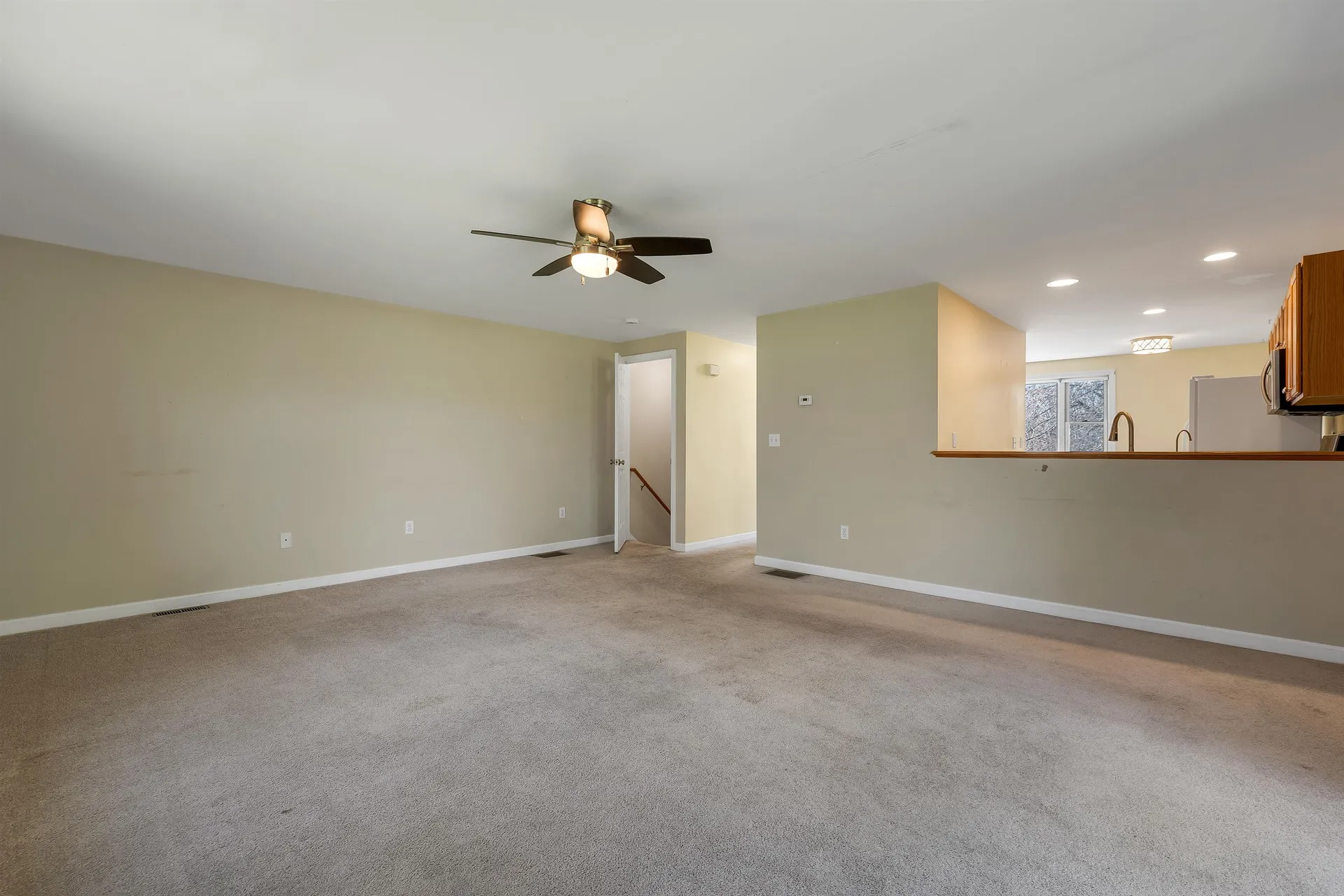 422 Ledgeview Drive Rochester NH 03867