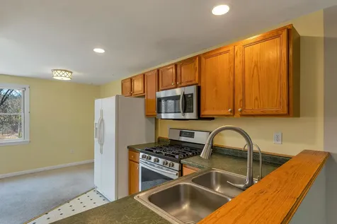 422 Ledgeview Drive Rochester NH 03867