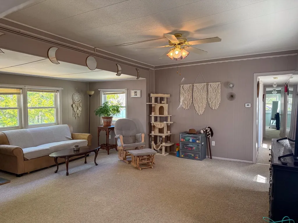 862 Mayhew Turnpike Bridgewater NH 03222