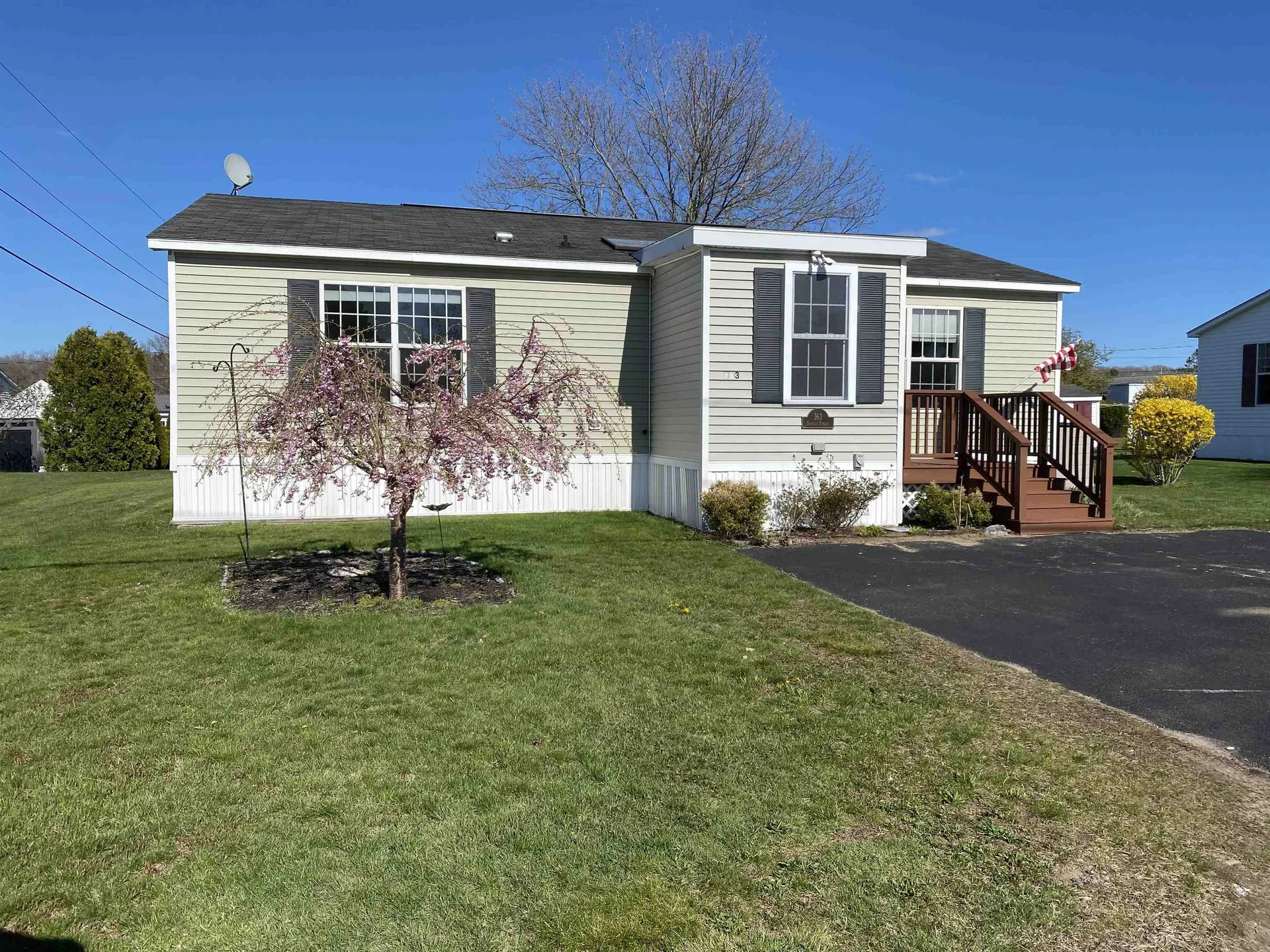 163 Staples Street Seabrook NH 03874