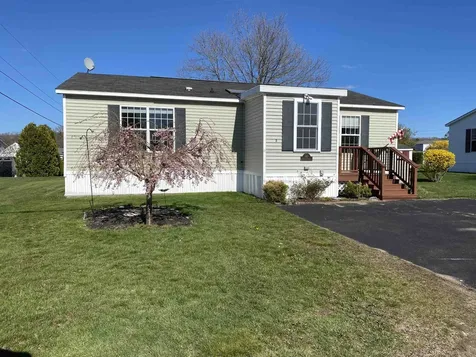 163 Staples Street Seabrook NH 03874