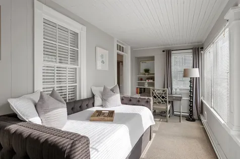 21 Portsmouth Avenue Exeter NH 03833