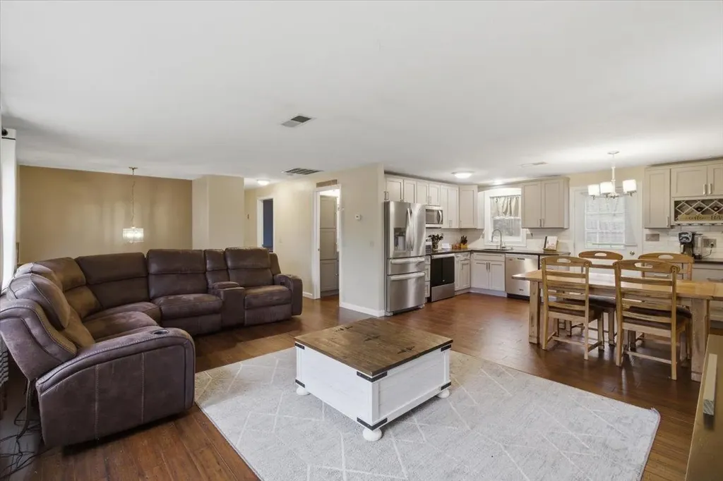 56 Hildur Hill Bennington VT 05201