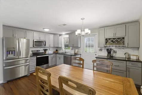 56 Hildur Hill Bennington VT 05201