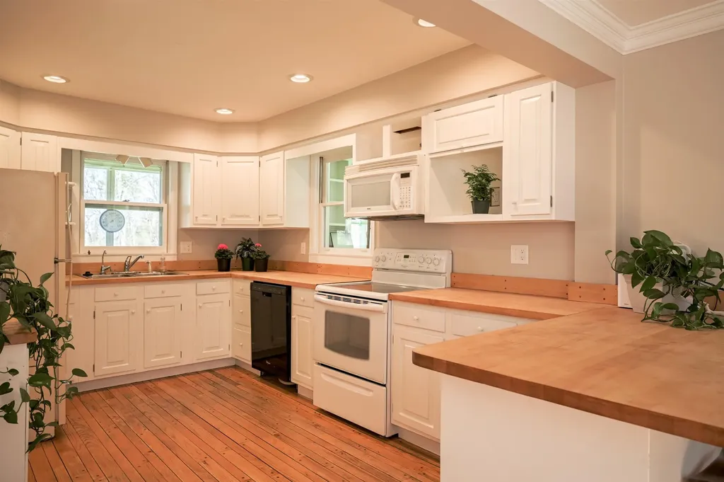 3263 Route 30 Cornwall VT 05753