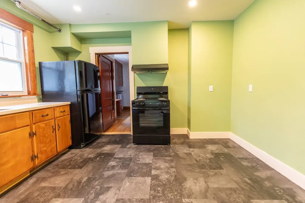 9 Tuttle Street Rockingham VT 05101