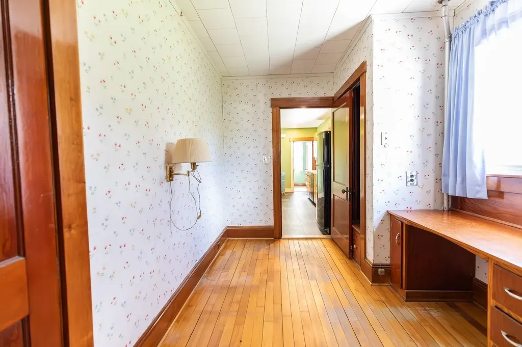 9 Tuttle Street Rockingham VT 05101