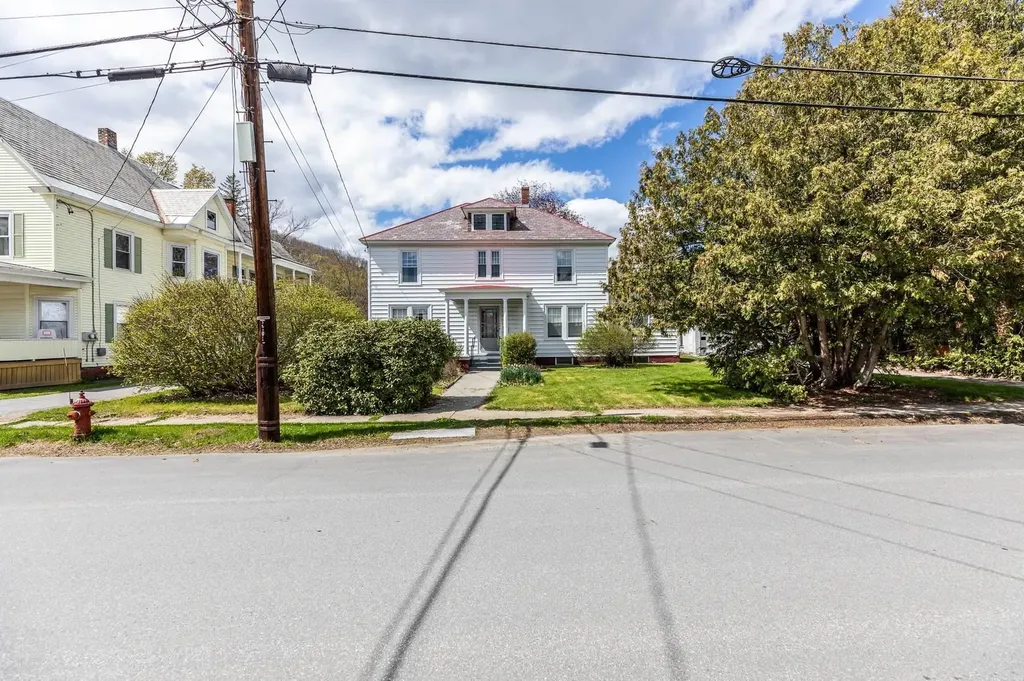 9 Tuttle Street Rockingham VT 05101