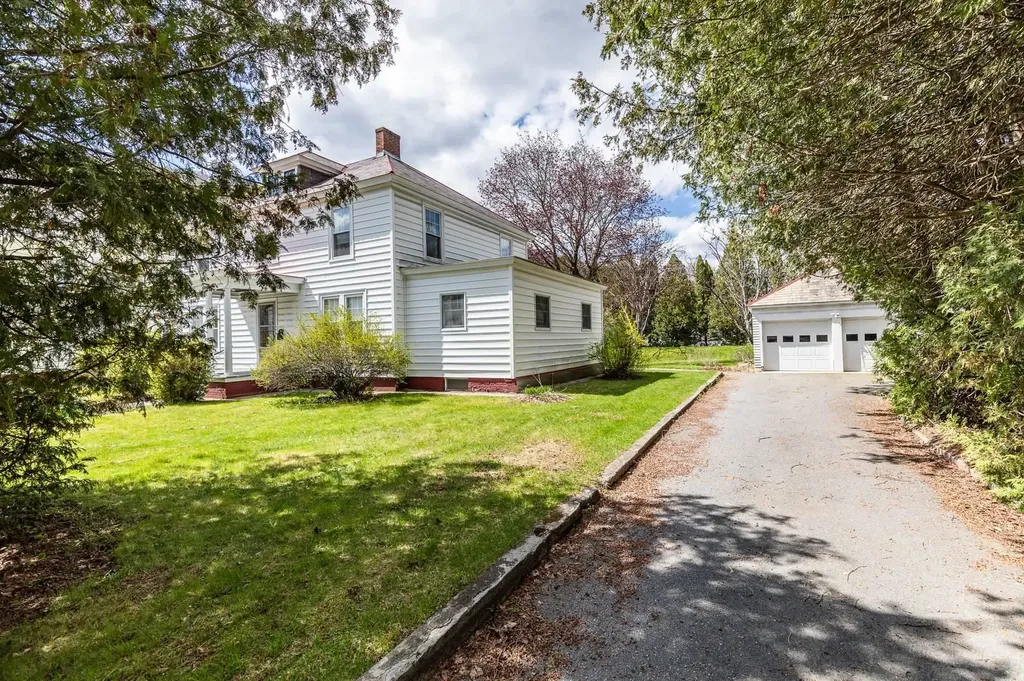 9 Tuttle Street Rockingham VT 05101