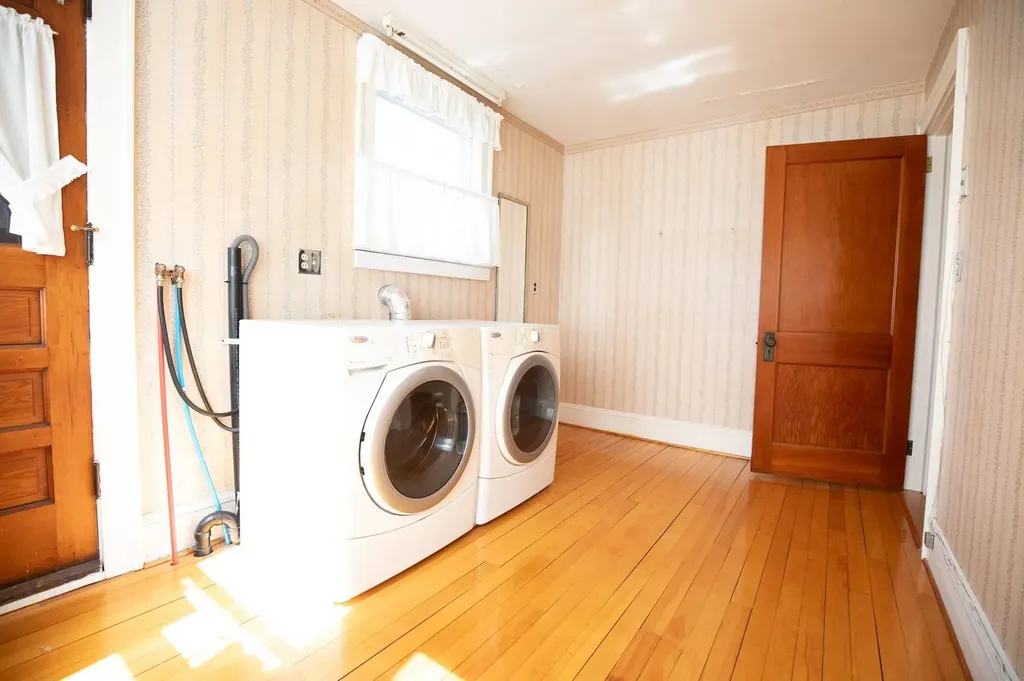 9 Tuttle Street Rockingham VT 05101