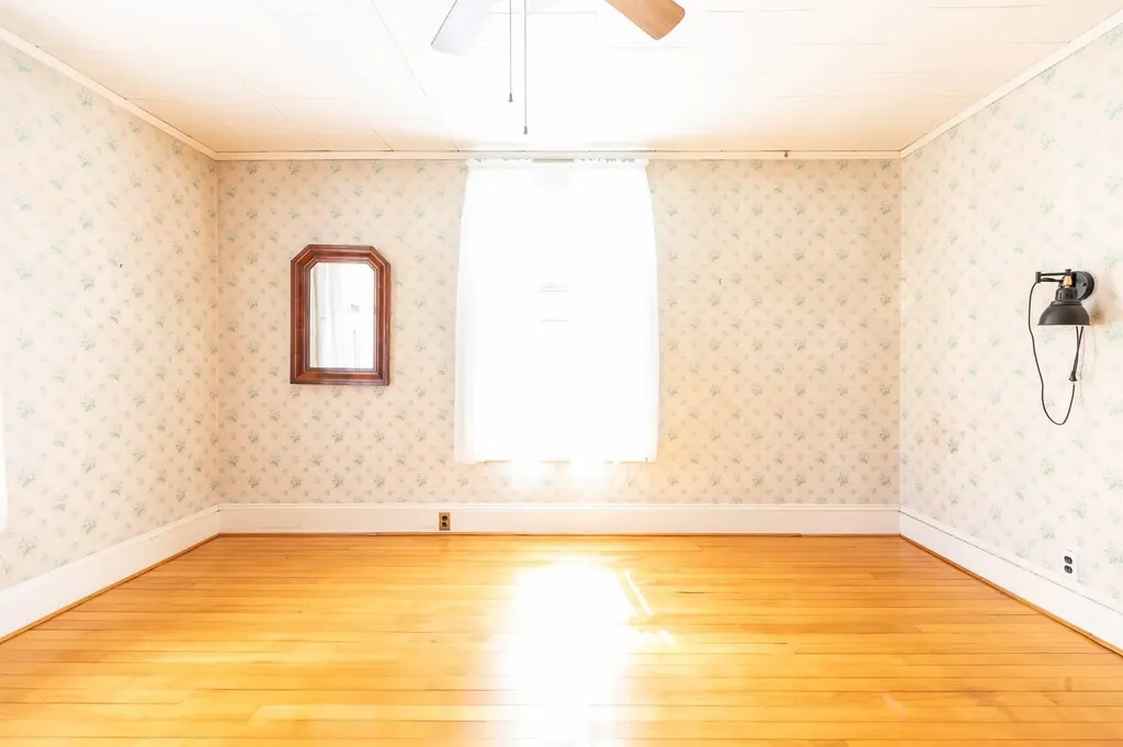 9 Tuttle Street Rockingham VT 05101