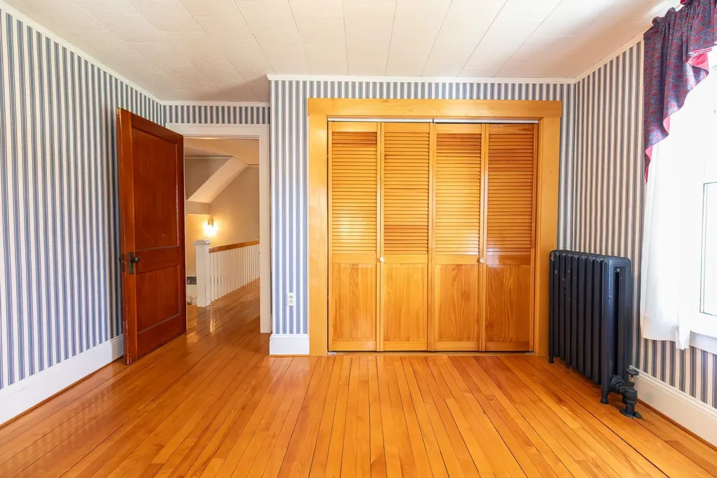 9 Tuttle Street Rockingham VT 05101