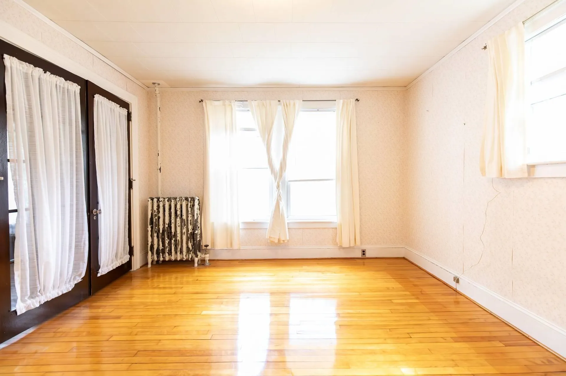 9 Tuttle Street Rockingham VT 05101