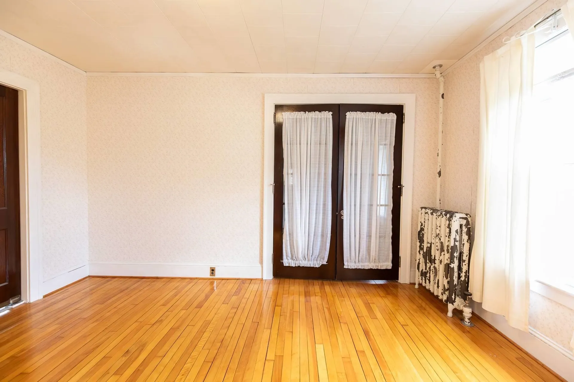 9 Tuttle Street Rockingham VT 05101