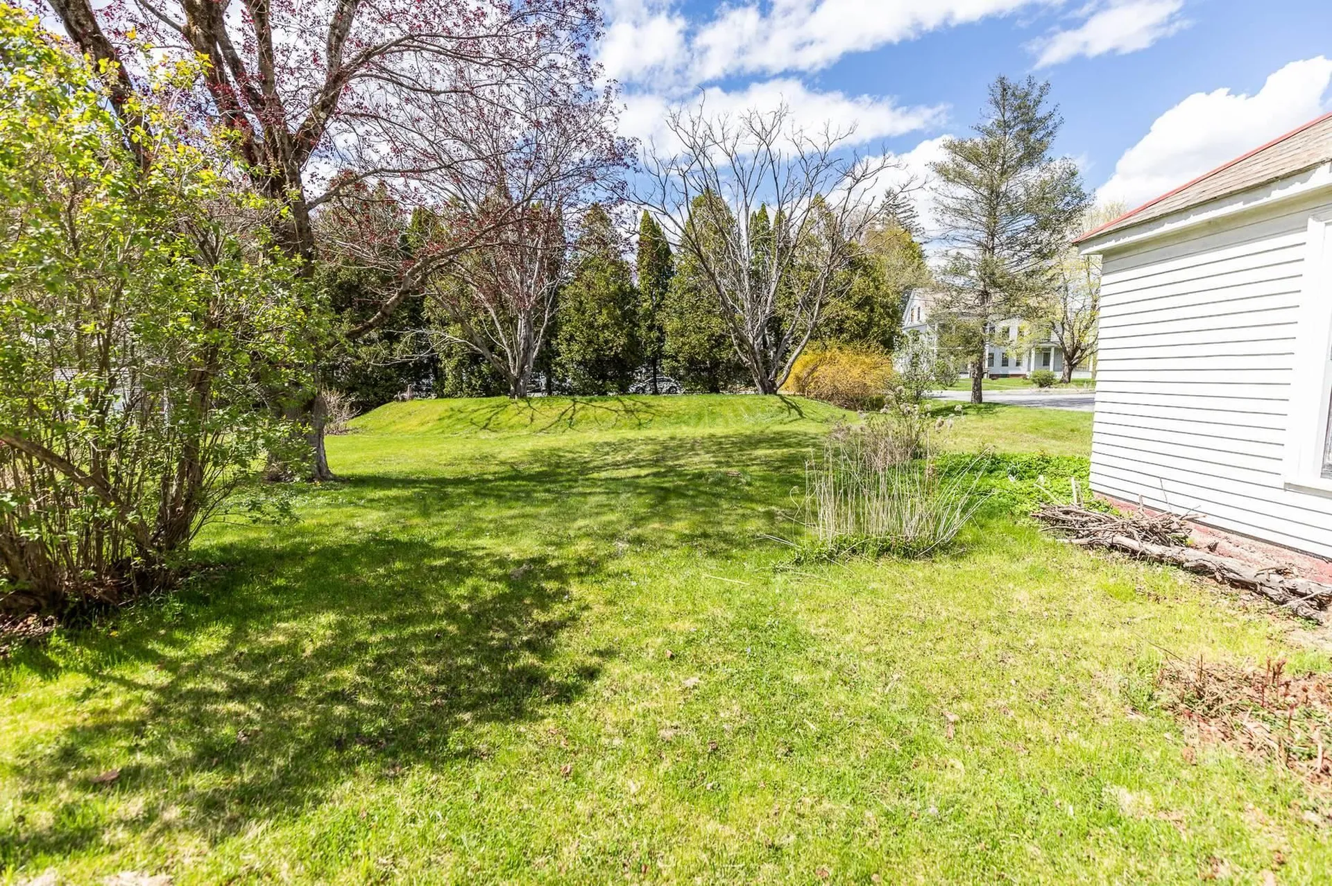 9 Tuttle Street Rockingham VT 05101