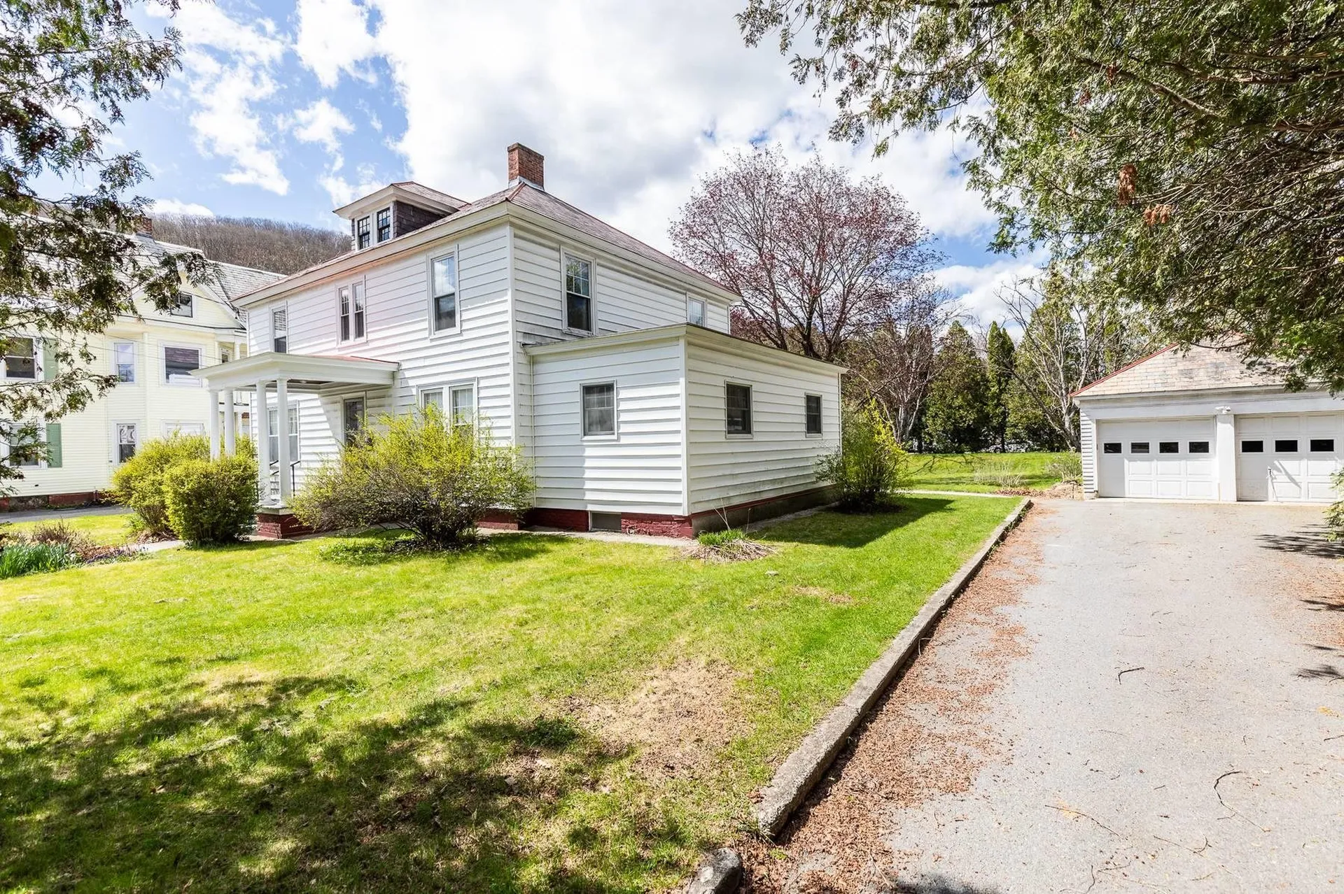 9 Tuttle Street Rockingham VT 05101