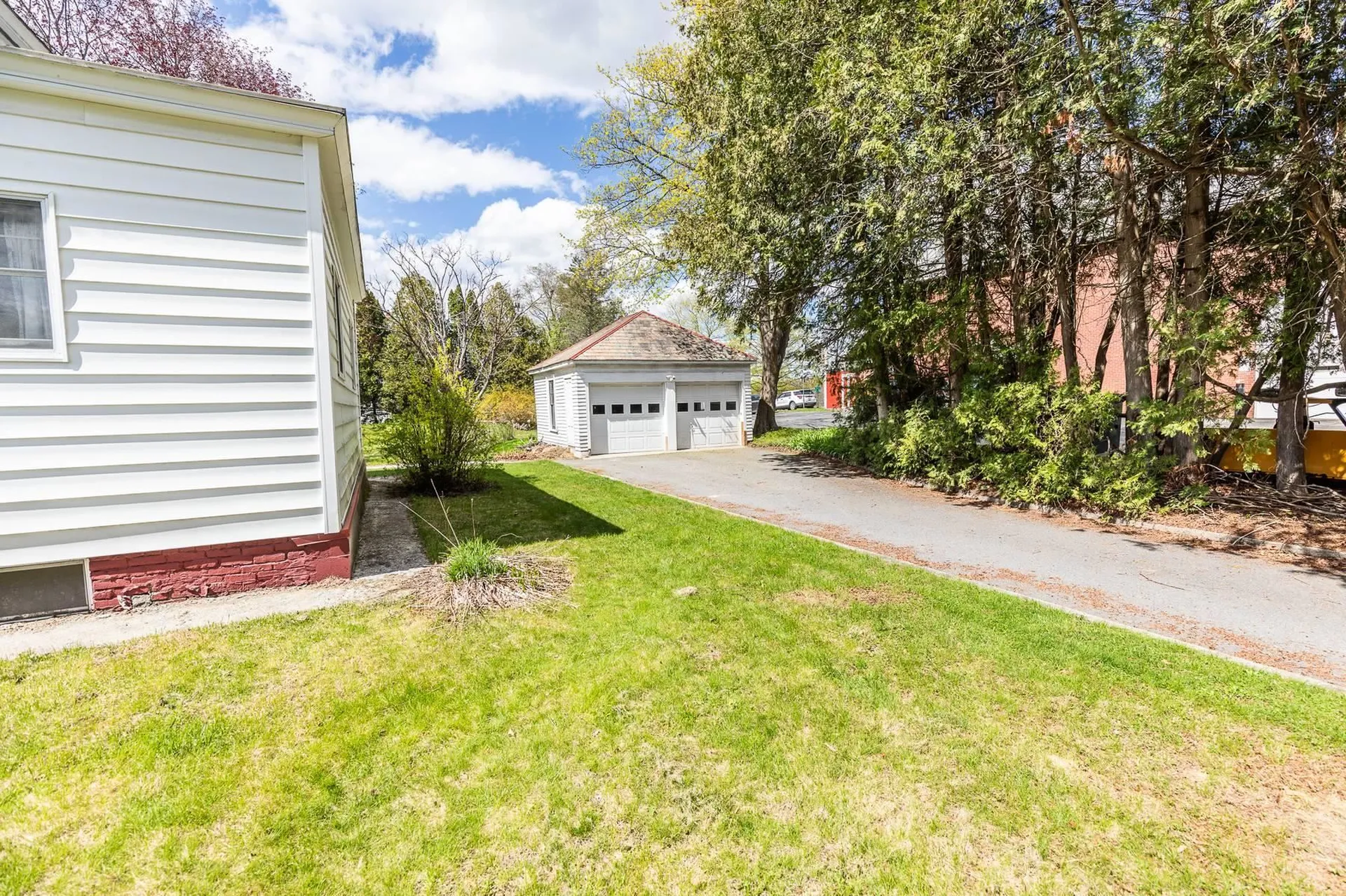 9 Tuttle Street Rockingham VT 05101