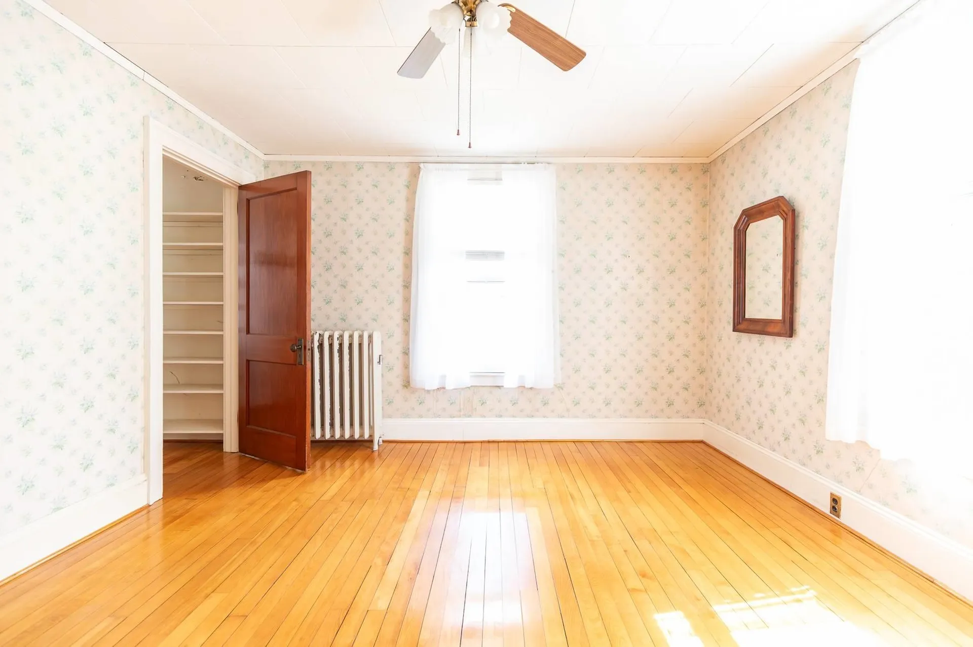 9 Tuttle Street Rockingham VT 05101