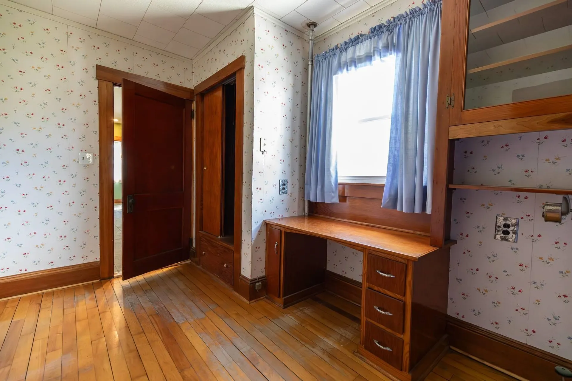 9 Tuttle Street Rockingham VT 05101