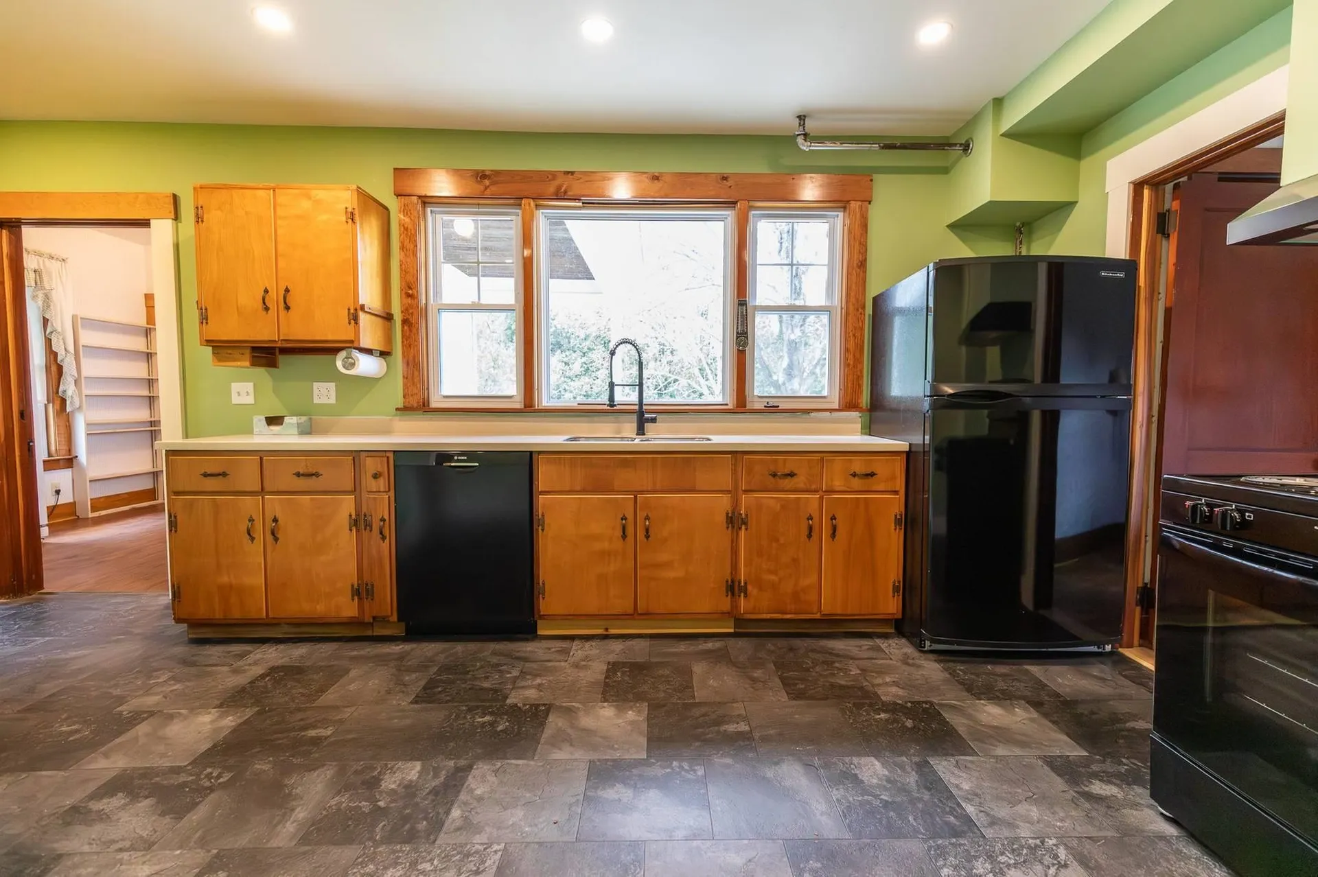 9 Tuttle Street Rockingham VT 05101
