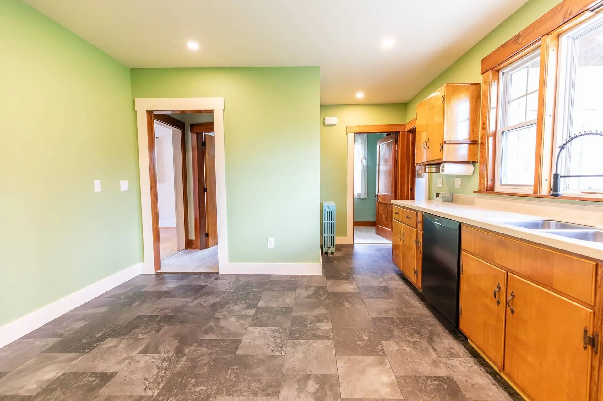 9 Tuttle Street Rockingham VT 05101