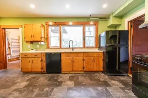 9 Tuttle Street Rockingham VT 05101