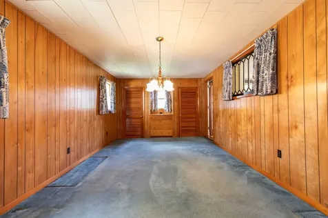 9 Tuttle Street Rockingham VT 05101