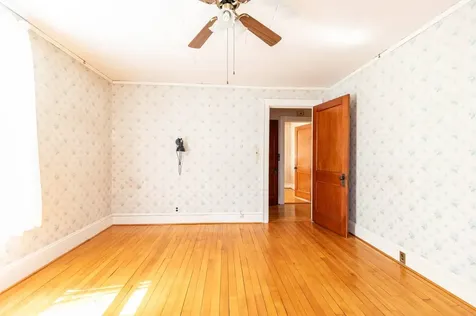 9 Tuttle Street Rockingham VT 05101
