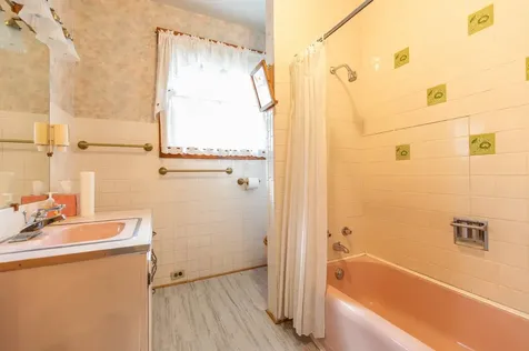 9 Tuttle Street Rockingham VT 05101
