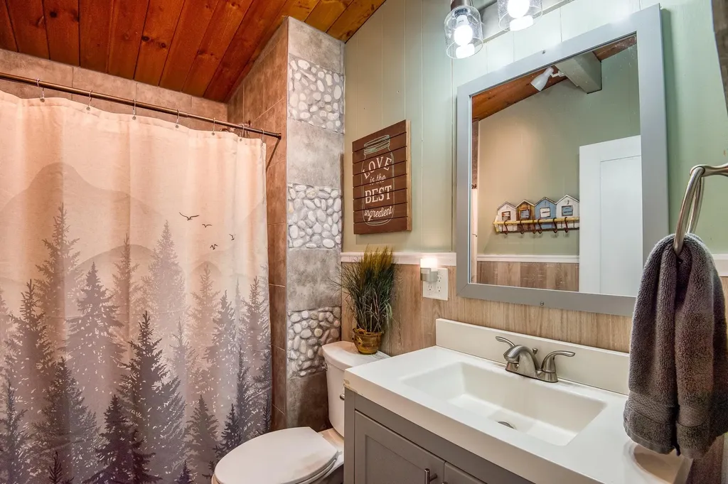 169 E Danforth Road Freedom NH 03836