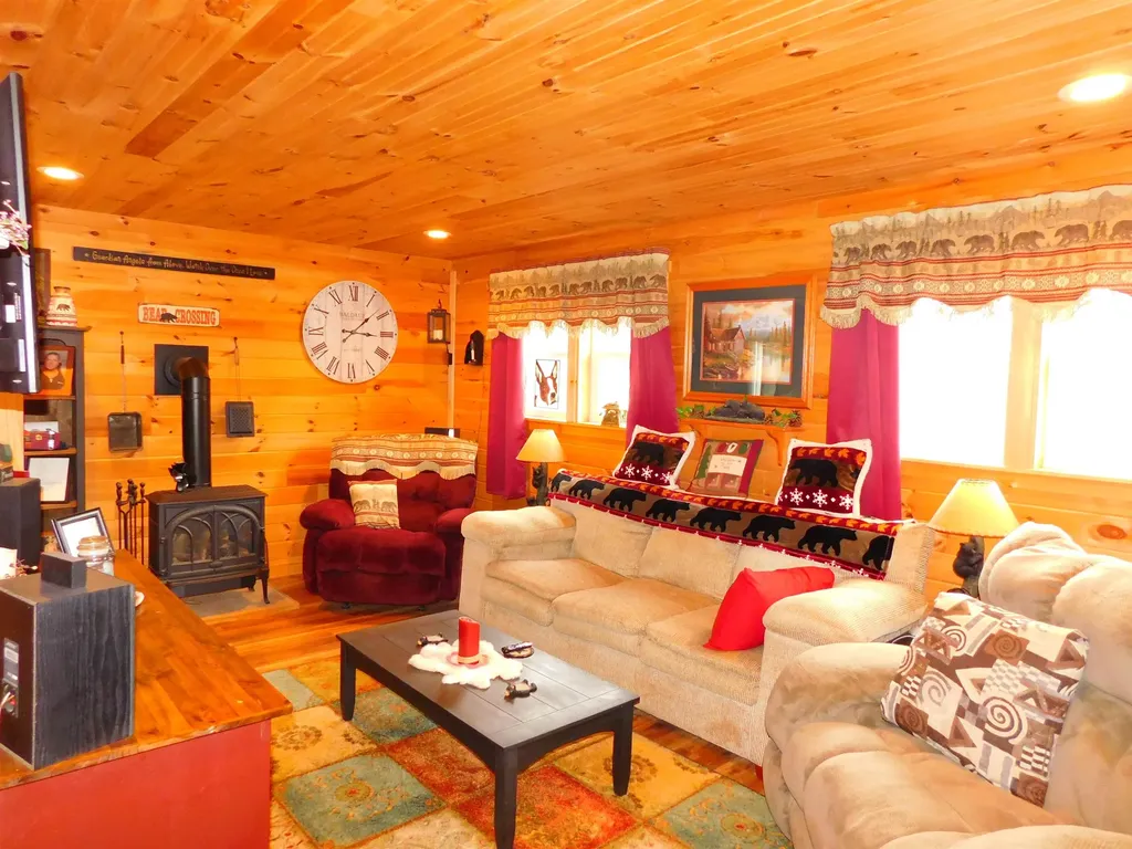 63 Stump Road Errol NH 03579
